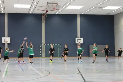 Foto 9 aus der Archivgalerie Stadtmeisterschaften Wiehler Grundschulen im Handball 2015 (2015)