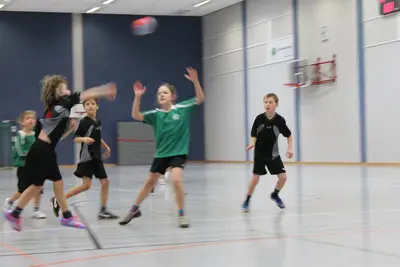 Foto 11 aus der Archivgalerie Stadtmeisterschaften Wiehler Grundschulen im Handball 2015 (2015)