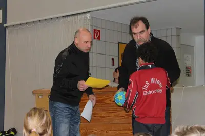 Foto 13 aus der Archivgalerie Stadtmeisterschaften Wiehler Grundschulen im Handball 2015 (2015)