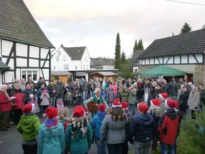 Foto 4 aus der Archivgalerie Weihnachtsmarkt in Oberwiehl (2015)