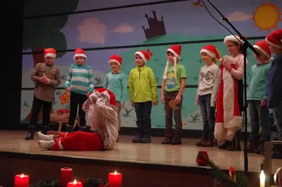 Foto 1 aus der Archivgalerie Weihnachtsfeier 2017 (2017)
