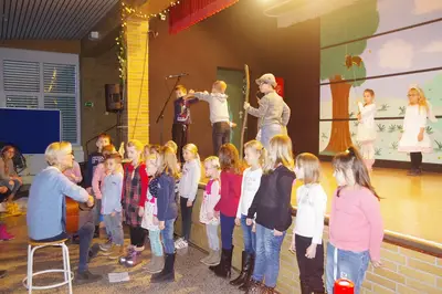 Foto 9 aus der Archivgalerie Weihnachtsfeier 2017 (2017)